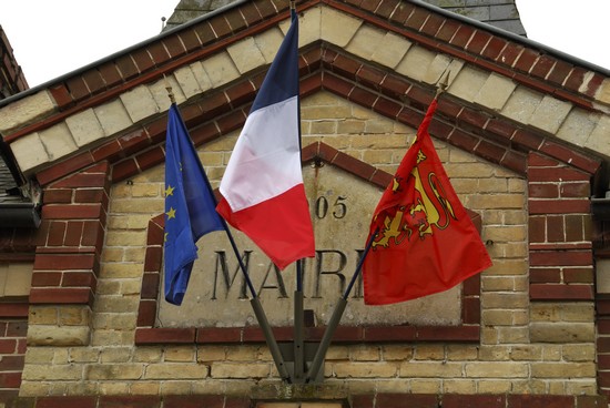 Fronton d'une mairie