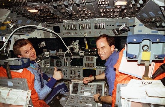 À bord de la navette spatiale Atlantis, 1996