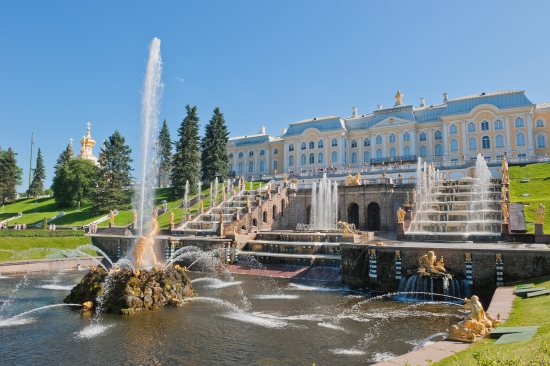 Château de Peterhof, près de Saint-Pétersbourg. Château de Peterhof, près de Saint-Pétersbourg.