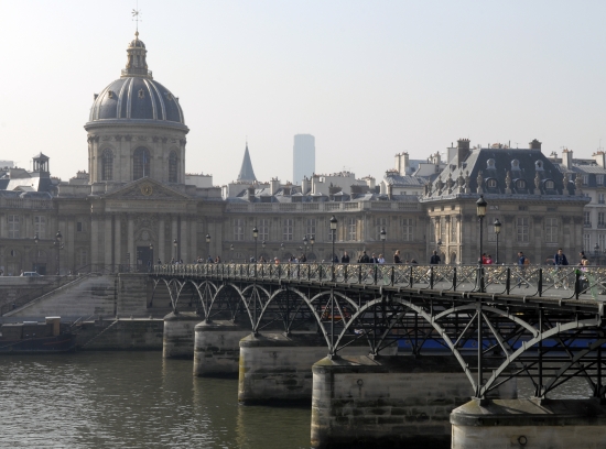 L'institut de France et le pont des Arts L'institut de France et le pont des Arts
