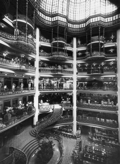 Intérieur de grand magasin parisien