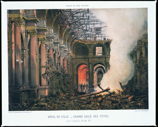 Paris et ses ruines : l'Hôtel de Ville après l'incendie de la Commune en 1871