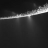 Geysers sur Encelade, satellite naturel de Saturne